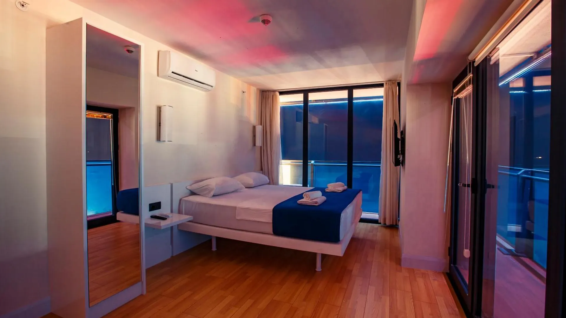 Hotel Orbi City Suite Batumi 5*,